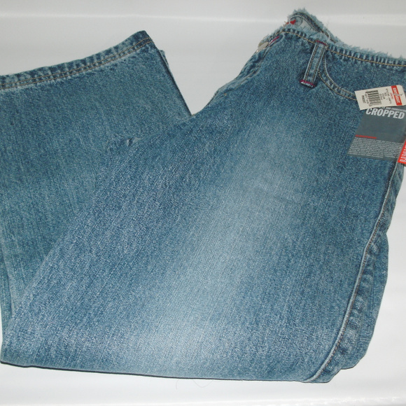 Union Bay Juniors Cropped Jeans - Picture 3 of 5